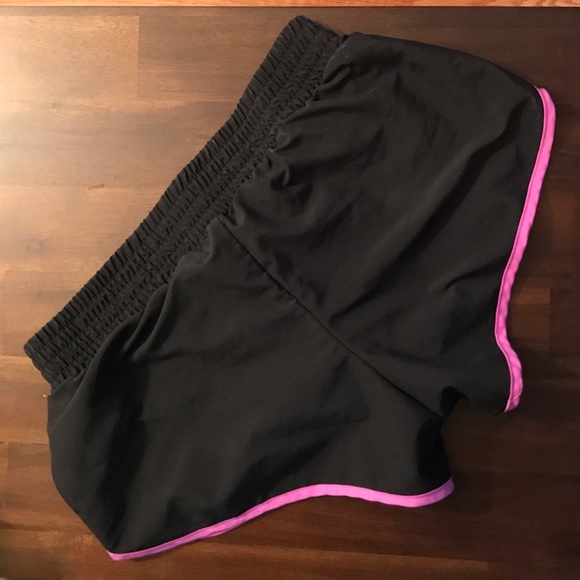 Bundle of (2) GoDry Running Shorts!!! - Picture 4 of 6